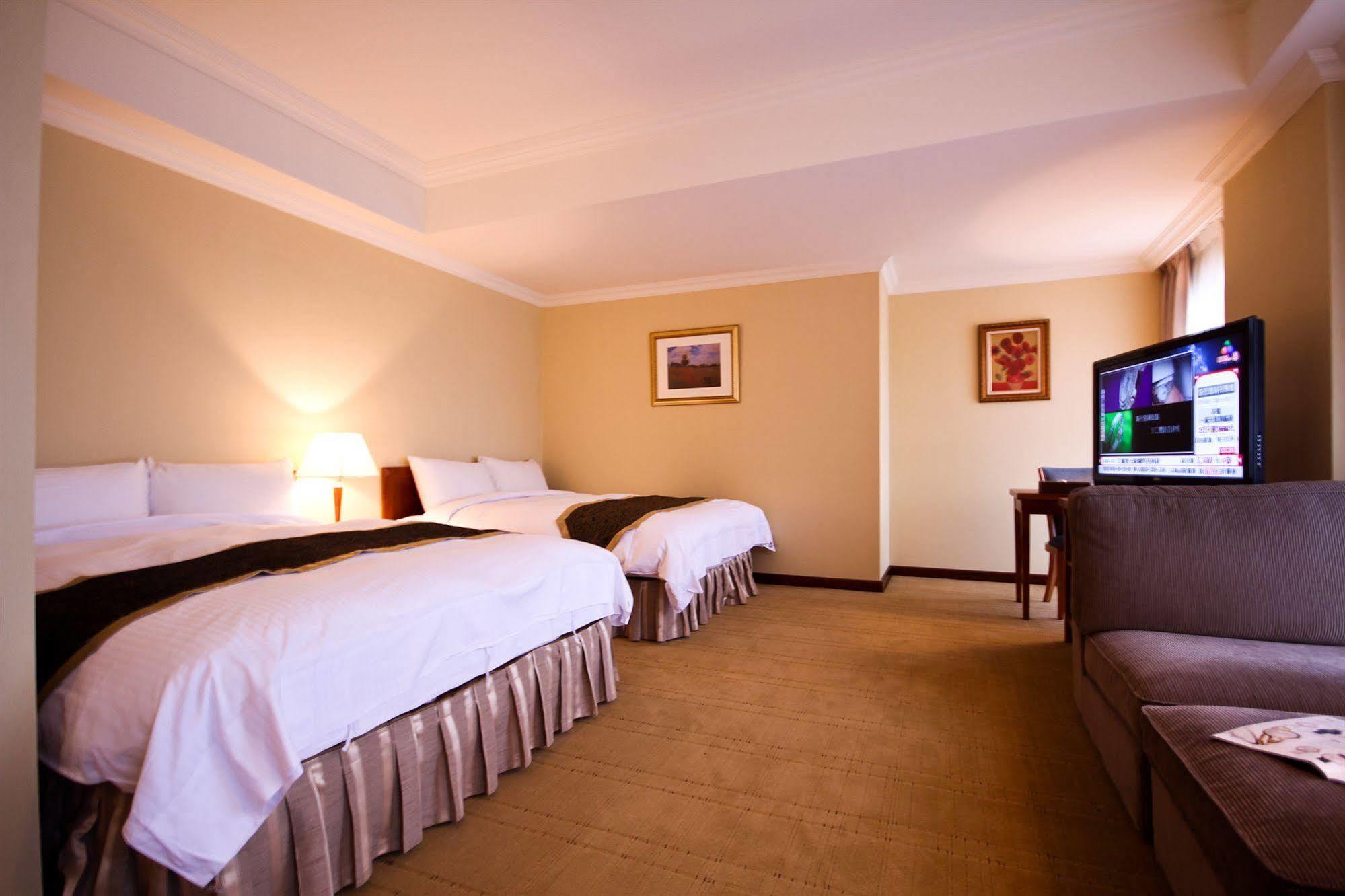Grand Boss Hotel Yilan Exterior foto